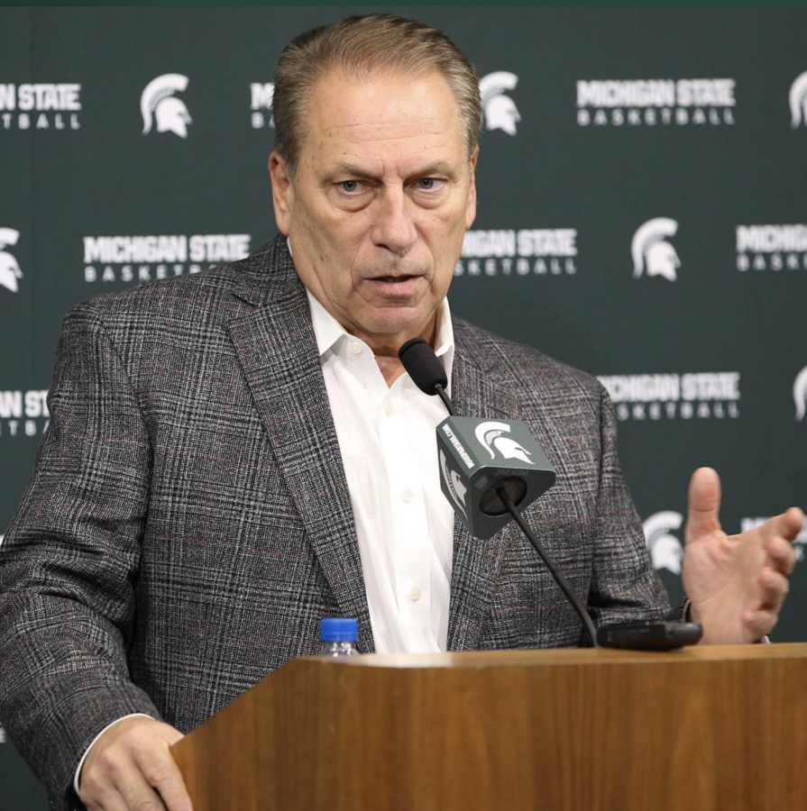Tom+Izzo+talks+to+the+media%2F+Photo+Credit%3A+MSU+Athletic+Communications
