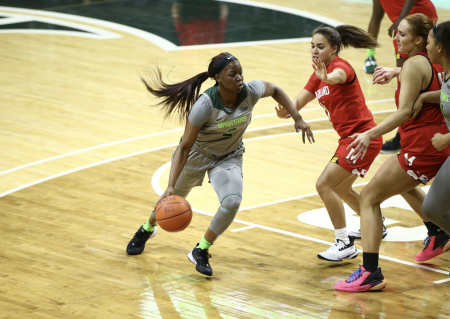 Mardrekia+Cook+drives+along+the+elbow+in+the+Spartans+narrow+93-87+loss+to+No.+12+Maryland%2F+Photo+Credit%3A+MSU+Athletic+Communications%0A%0A