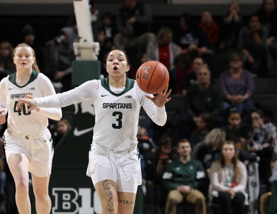 Alyza Winston directs traffic at the point/ Photo Credit: MSU Athletic Communications

