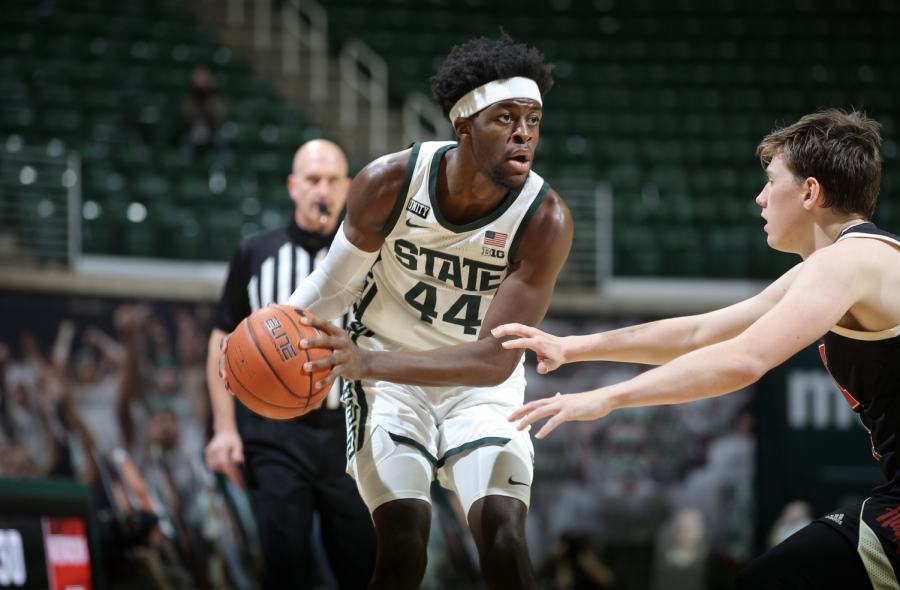 Gabe+Brown+looks+for+an+open+teammate+against+Nebraska%2F+Photo+Credit%3A+MSU+Athletic+Communications%0A%0A%0A%0A