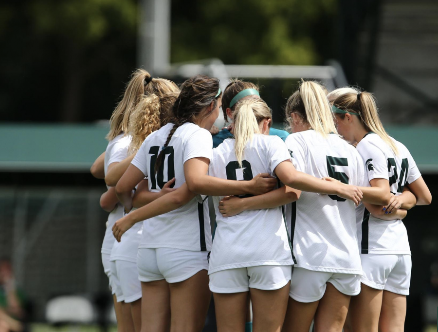 The+MSU+womens+soccer+team+huddles+together%2F+Photo+Credit%3A+MSU+Athletic+Communications%0A%0A