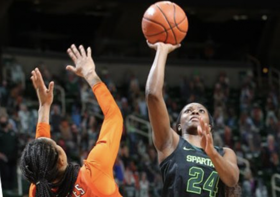 Nia Clouden attempts a floater against Illinois/ Photo Credit: MSU Athletic Communications
