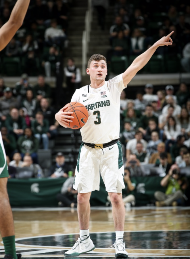 MSU+guard+Foster+Loyer+directs+traffic+during+a+game%2F+Photo+Credit%3A+MSU+Athletic+Communications+%0A%0A%0A