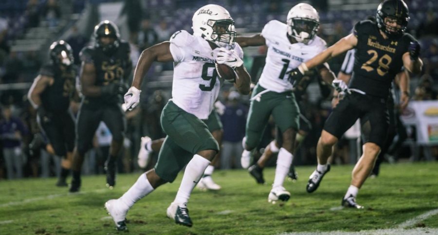 MSU running back Kenneth Walker dashes in the clear against Northwestern on Sept. 3/ Photo Credit: MSU Athletic Communications 