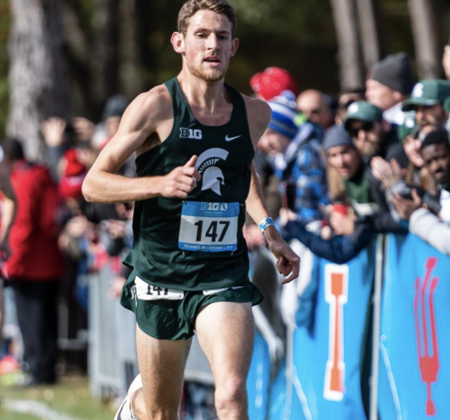 MSU+distance+runner+Morgan+Beadlescomb+jogs+during+a+race%2F+Photo+Credit%3A+MSU+Athletic+Communications+