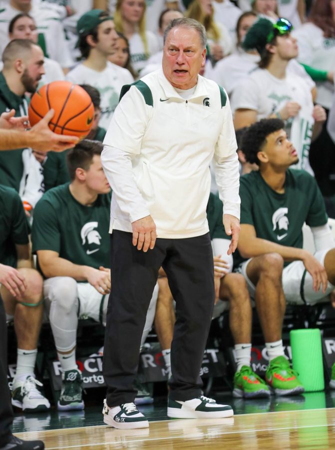 Tom Izzo argues with a referee during Michigan States 59-53 victory over Michigan on January 7, 2023. Photo Credit: Sarah Smith/WDBM