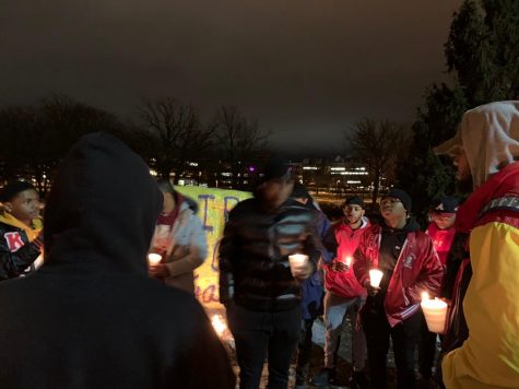 Michigan State students gather with candles in hand to honor Bryant and the other victims of Sundays helicopter crash. (Photo: Luca Melloni / WDBM)