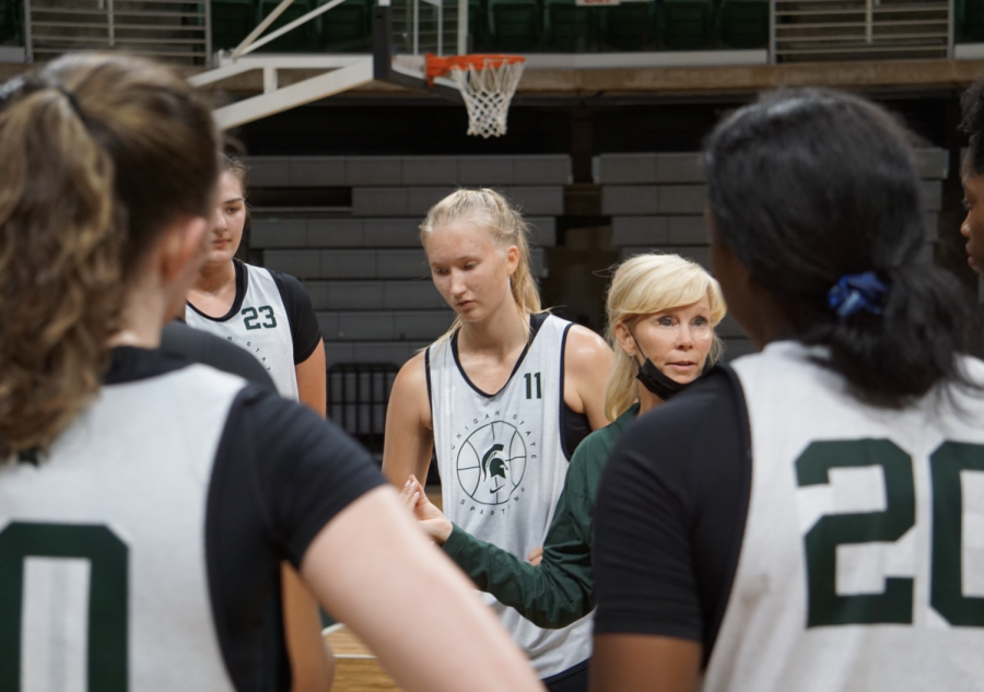 MSU+head+coach+Suzy+Merchant+conducts+practice+as+forward+Matilda+Ekh+%2811%29+stands+next+to+her%2F+Photo+Credit%3A+MSU+Athletic+Communications+