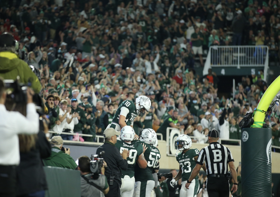 MSU+quarterback+Payton+Thorne+celebrates+after+throwing+for+a+touchdown+in+the+Spartans+48-31+win+over+Western+Kentucky+on+Oct.+2%2C+2021%2F+Photo+Credit%3A+MSU+Athletic+Communications+