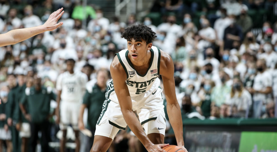 MSU forward Max Christie looks for an open teammate in the Spartans 92-58 exhibition win over Ferris State on Oct. 27, 2021/ Photo Credit: MSU Athletic Communications 
