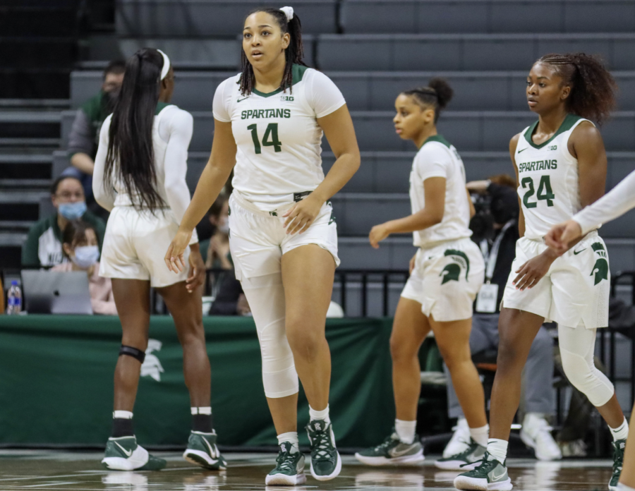 MSU+forward+Taiyier+Parks+in+the+Spartans+93-31+win+over+Morehead+State+on+Nov.+9%2C+2021%2F+Photo+Credit%3A+Sarah+Smith%2FWDBM