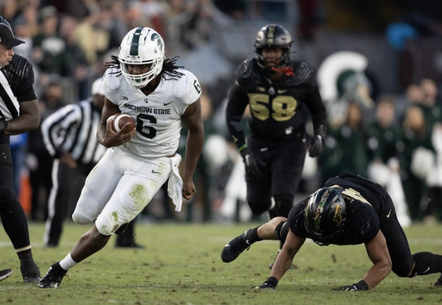 MSU+tight+end+Maliq+Carr+rumbles+for+a+28-yard+catch+in+the+Spartans+40-29+loss+to+Purdue+on+Nov.+6%2C+2021%2FPhoto+Credit%3A+MSU+Athletic+Communications+