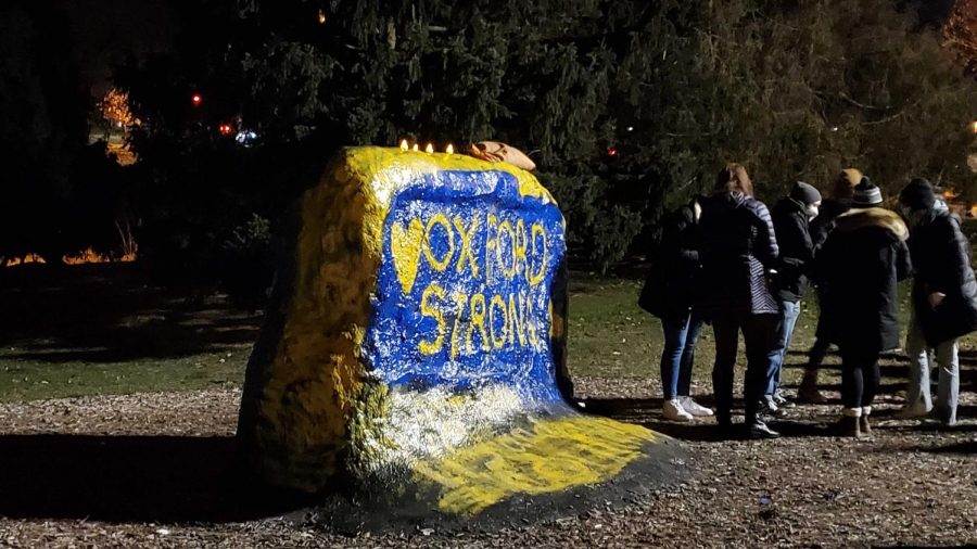 Michigan State students hold vigil for Oxford shooting