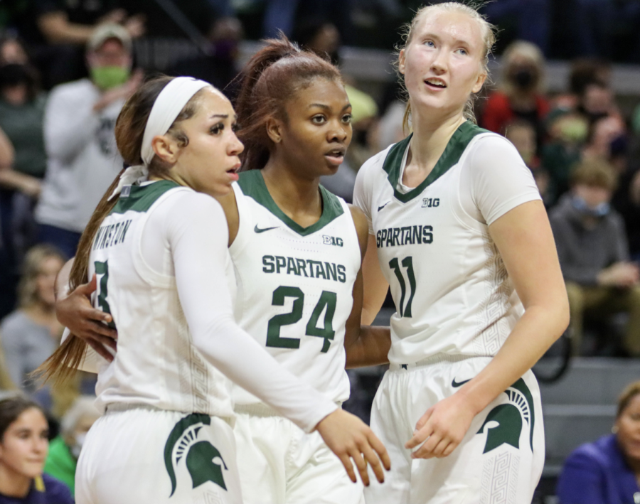 MSU guards Alyza Winston (left), Nia Clouden (24) and Matilda Ekh (right)/ Photo Credit: Sarah Smith/WDBM