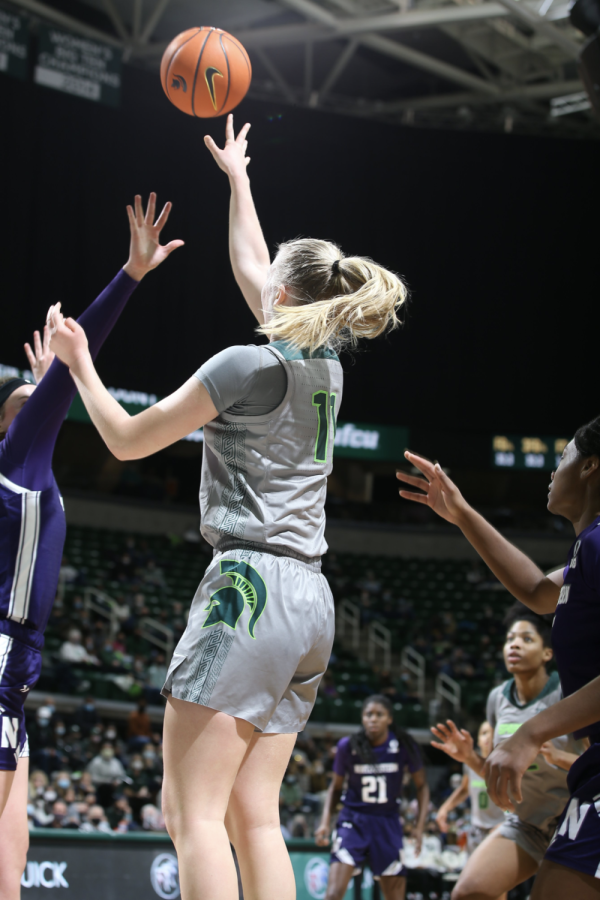MSU forward Matilda Ekh attempts a floater in the Spartans 65-46 win over Northwestern on Jan. 16, 2022/ Photo Credit: MSU Athletic Communications
