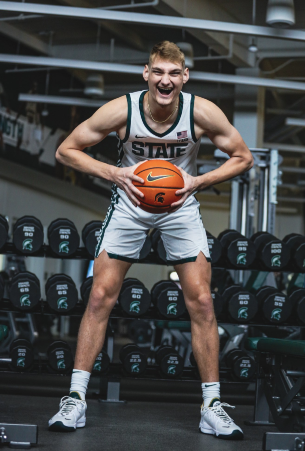 MSU+forward+Carson+Cooper+during+his+official+visit+to+East+Lansing%2F+Photo+Credit%3A+MSU+Athletic+Communications+