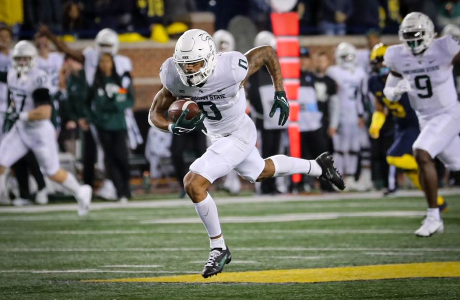 Michigan+State+wide+receiver+Keon+Coleman+carries+the+ball+after+completing+a+catch+on+Oct.+29%2C+2022%2F+Photo+credit%3A+Sarah+Smith