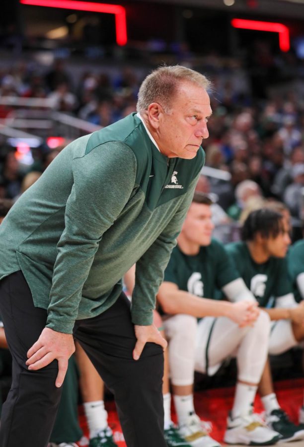 Tom+Izzo+assesses+his+team+ahead+of+Michigan+States+contest+against+Kentucky+in+the+2022+Champions+Classic.+Photo+Credit%3A+Sarah+Smith%2FWDBM