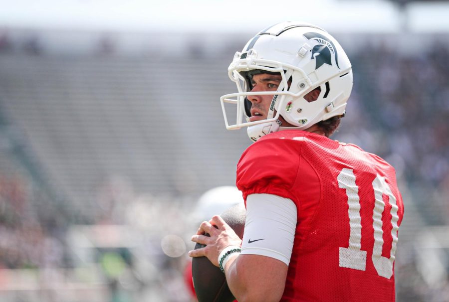 Payton Thorne looks up the field to make a pass during Michigan States Spring Game on April 14, 2023. Photo Credit: Sarah Smith/WDBM