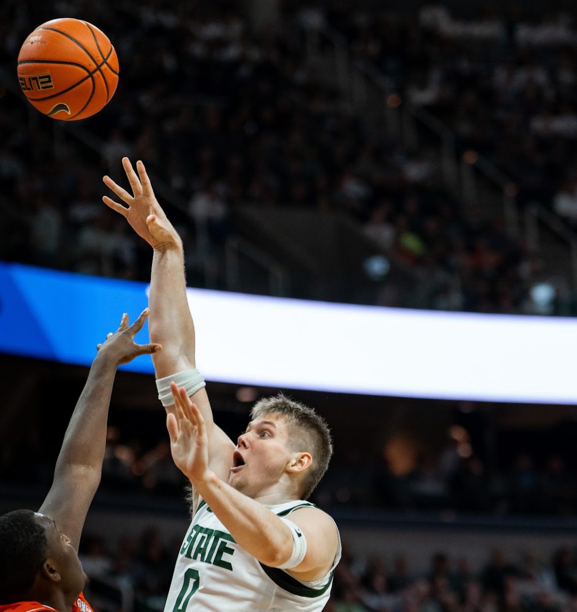 MSU forward Jaxon Kohler going to the hoop versus Bowling Green (East Lansing, Nov. 16 2024)